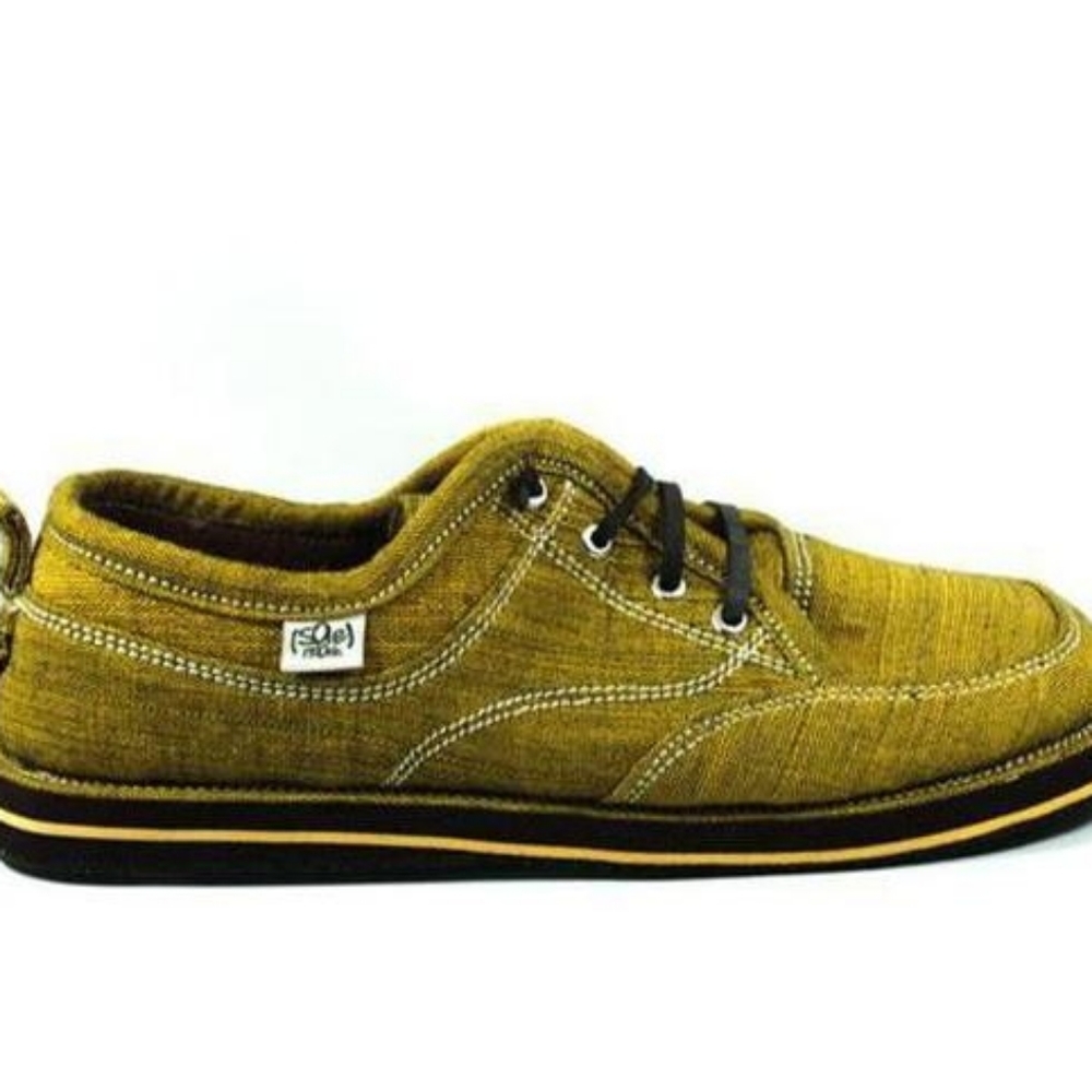 NWOT Unisex Sole Rebels RUN-AROUND Freedom 4 Shoe